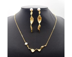 Landscape Designer Stud Necklace Set