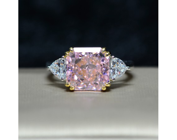 SQUARE PINK ZIRCONIUM RING