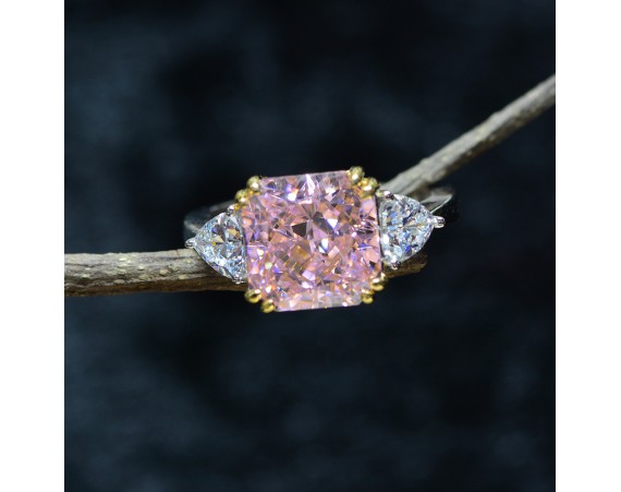 SQUARE PINK ZIRCONIUM RING