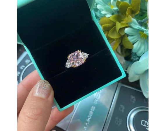 SQUARE PINK ZIRCONIUM RING